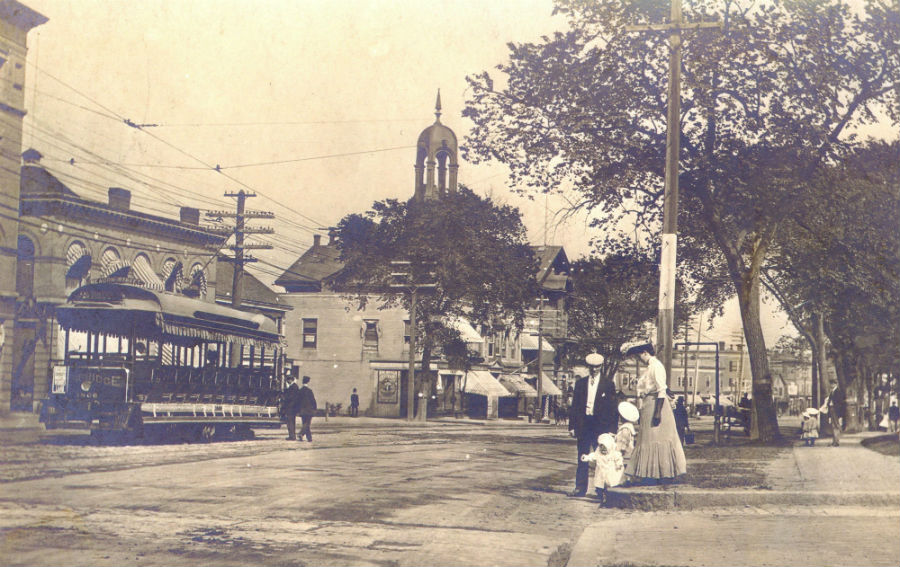 A summer Sunday in Arlington, circa 1905